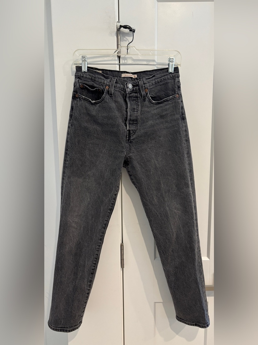 Levi's Wedgie Straight Leg Black Wash Jeans. Size 27